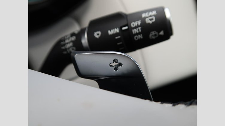 2023 認定中古車 Land Rover Range Rover Sport フィレンツェレッド 3.0リッター6気筒300PSターボチャージドディーゼルMHEV（オートマチック） AUTOBIOGRAPHY