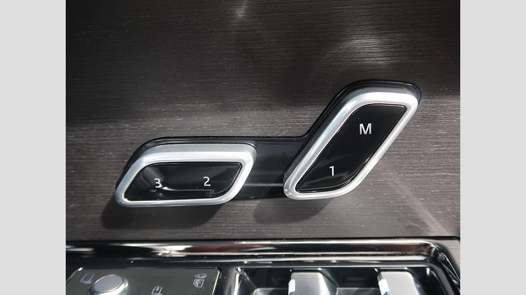 2023 認定中古車 Land Rover Range Rover Sport フィレンツェレッド 3.0リッター6気筒300PSターボチャージドディーゼルMHEV（オートマチック） AUTOBIOGRAPHY