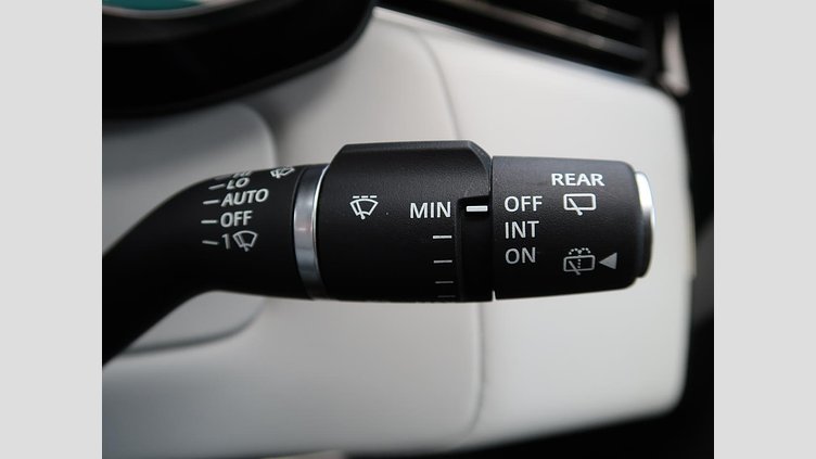 2023 認定中古車 Land Rover Range Rover Sport フィレンツェレッド 3.0リッター6気筒300PSターボチャージドディーゼルMHEV（オートマチック） AUTOBIOGRAPHY
