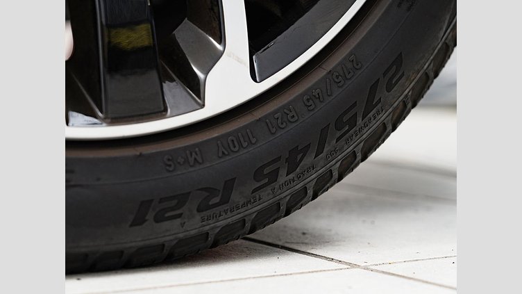 2021 認定中古車 Land Rover Range Rover Sport ハクバシルバー INGENIUM 3.0L 6気筒ディーゼル MHEV 300PS HSE