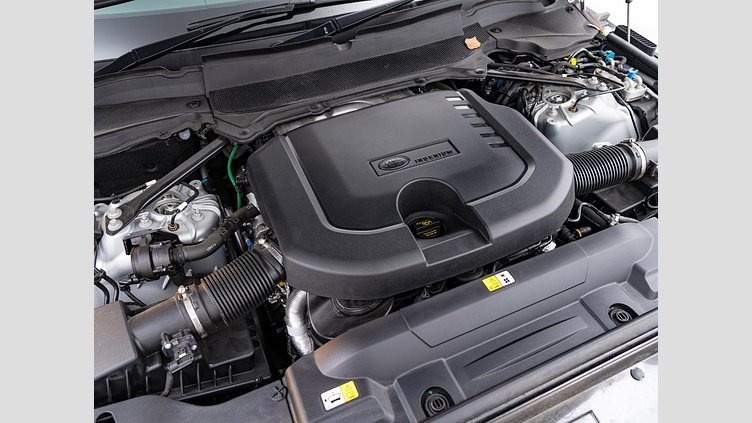 2021 認定中古車 Land Rover Range Rover Sport ハクバシルバー INGENIUM 3.0L 6気筒ディーゼル MHEV 300PS HSE