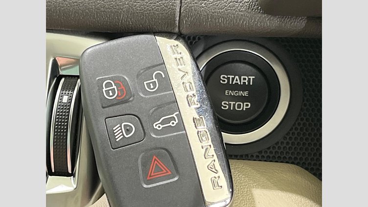 2017 認定中古車 Land Rover Range Rover Sport Loire Blue 3.0 V6 Dsl Mono Turbo Std Flow SE