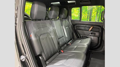 Defender 110 47