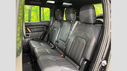 Defender 110 4