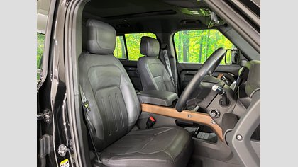 Defender 110 43