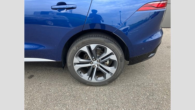 2023 認定中古車 Jaguar F-Pace ブルーファイアブルー P250 AWD（オートマチック） S