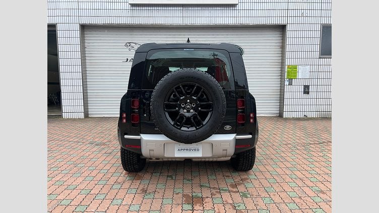 2023 認定中古車 Land Rover Defender 110 サントリーニブラック D300 AWD（AT） S