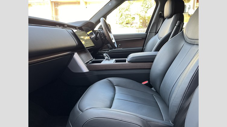 2024 認定中古車 Land Rover Range Rover サントリーニブラック D300 AWD MHEV（AT） スタンダードホイールベース HSE