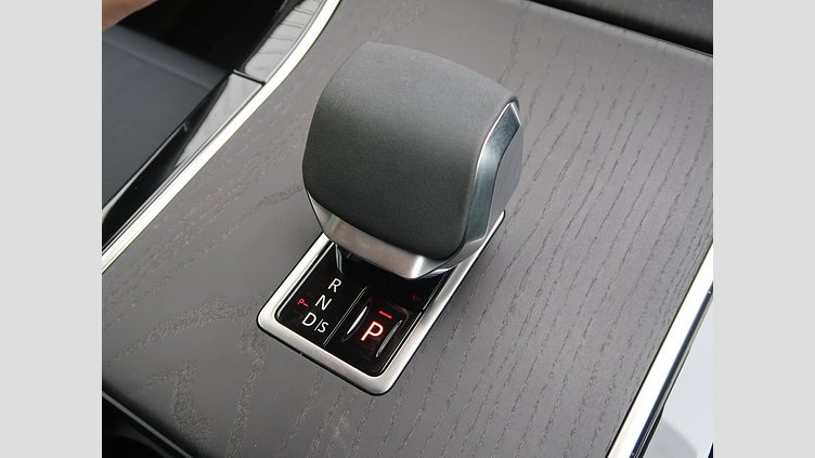2024 認定中古車 Land Rover Range Rover Velar ヴァレジネブルー P400eプラグインハイブリッド（ガソリン） Standard Wheelbase Dynamic HSE