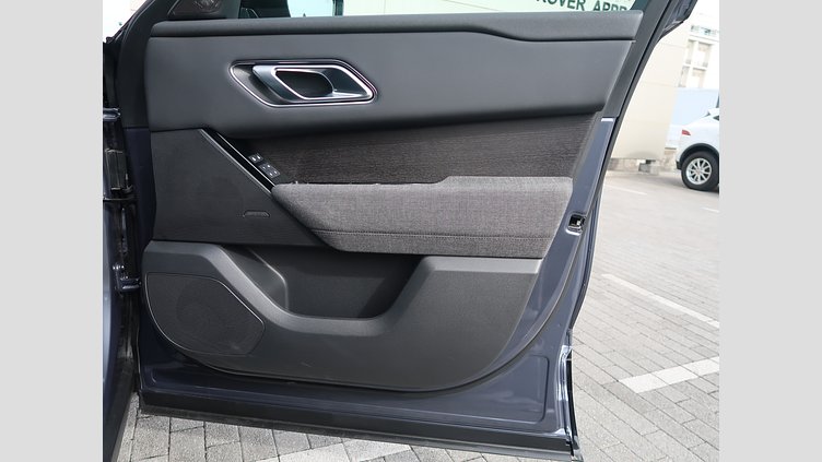 2024 認定中古車 Land Rover Range Rover Velar ヴァレジネブルー P400eプラグインハイブリッド（ガソリン） Standard Wheelbase Dynamic HSE