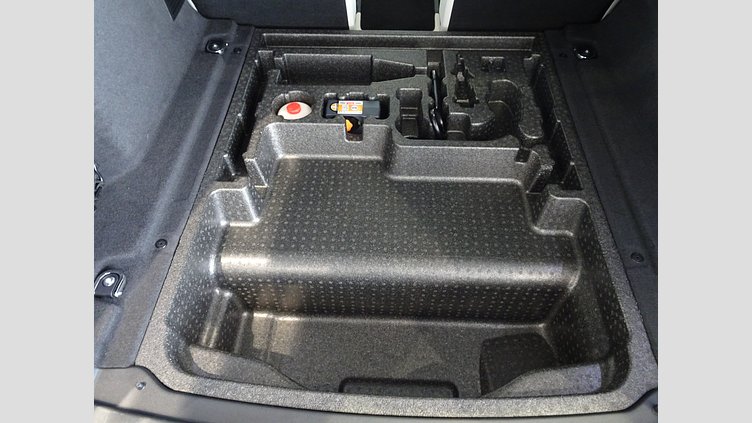2023 認定中古車 Land Rover Range Rover Velar ハクバシルバー D200 AWD（オートマチック） MHEV R-DYNAMIC S