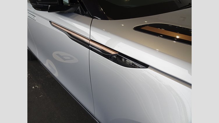 2023 認定中古車 Land Rover Range Rover Velar ハクバシルバー D200 AWD（オートマチック） MHEV R-DYNAMIC S