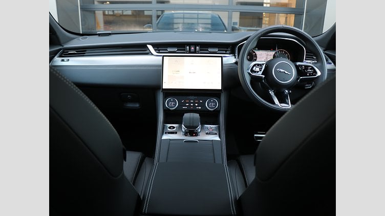 2024 認定中古車 Jaguar F-Pace サントリーニブラック P250 AWD（オートマチック） R-DYNAMIC SE