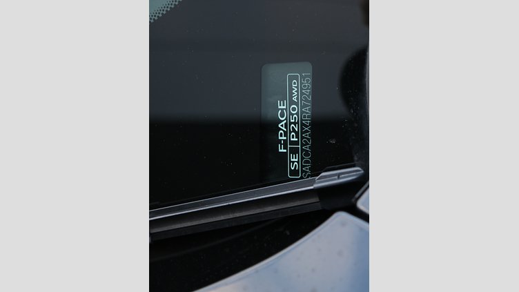 2024 認定中古車 Jaguar F-Pace サントリーニブラック P250 AWD（オートマチック） R-DYNAMIC SE