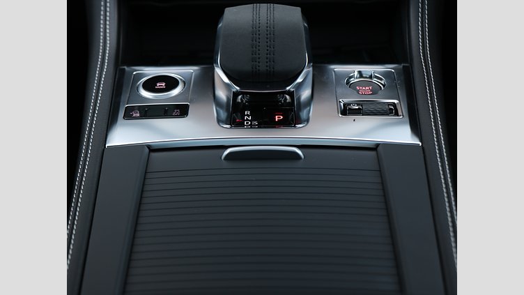 2024 認定中古車 Jaguar F-Pace サントリーニブラック P250 AWD（オートマチック） R-DYNAMIC SE