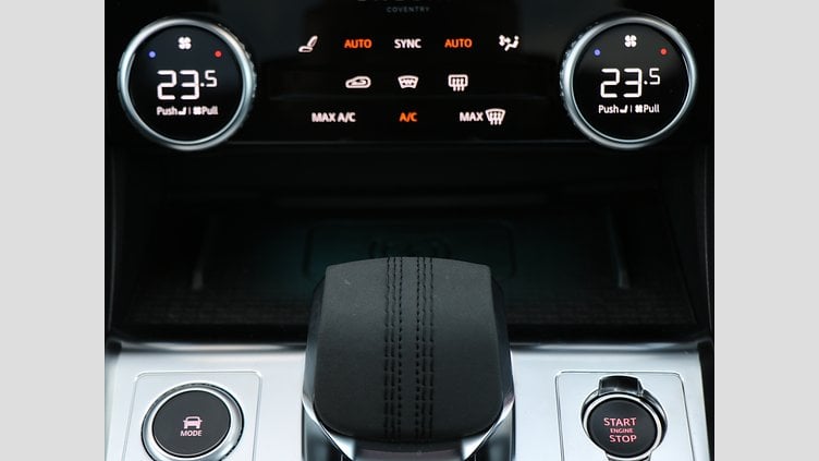 2024 認定中古車 Jaguar F-Pace サントリーニブラック P250 AWD（オートマチック） R-DYNAMIC SE