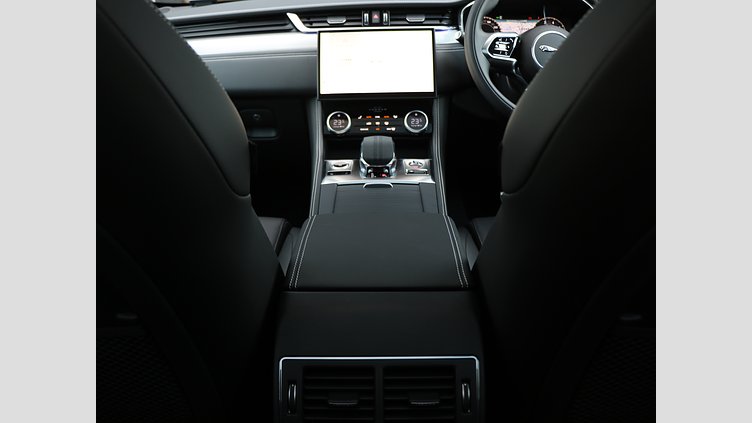 2024 認定中古車 Jaguar F-Pace サントリーニブラック P250 AWD（オートマチック） R-DYNAMIC SE