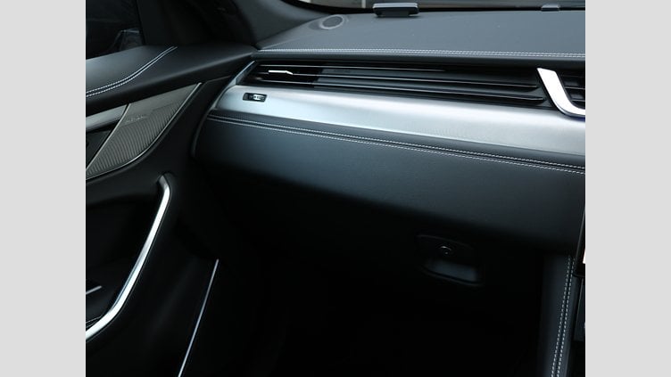 2024 認定中古車 Jaguar F-Pace サントリーニブラック P250 AWD（オートマチック） R-DYNAMIC SE