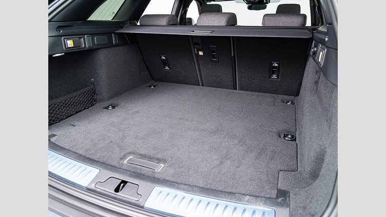 2024 認定中古車 Land Rover Range Rover Velar ヴァレジネブルー P400eプラグインハイブリッド（ガソリン） Standard Wheelbase Dynamic HSE