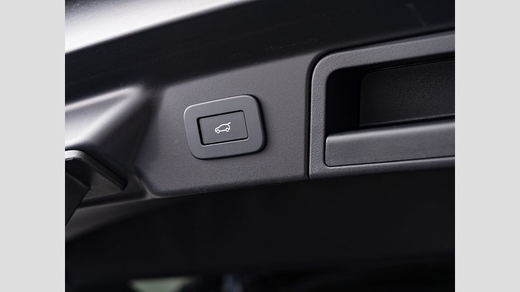2024 認定中古車 Land Rover Range Rover Velar ヴァレジネブルー P400eプラグインハイブリッド（ガソリン） Standard Wheelbase Dynamic HSE