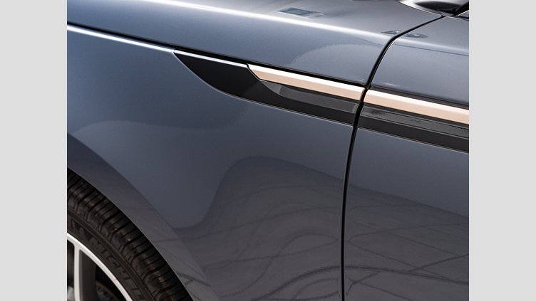 2024 認定中古車 Land Rover Range Rover Velar ヴァレジネブルー P400eプラグインハイブリッド（ガソリン） Standard Wheelbase Dynamic HSE
