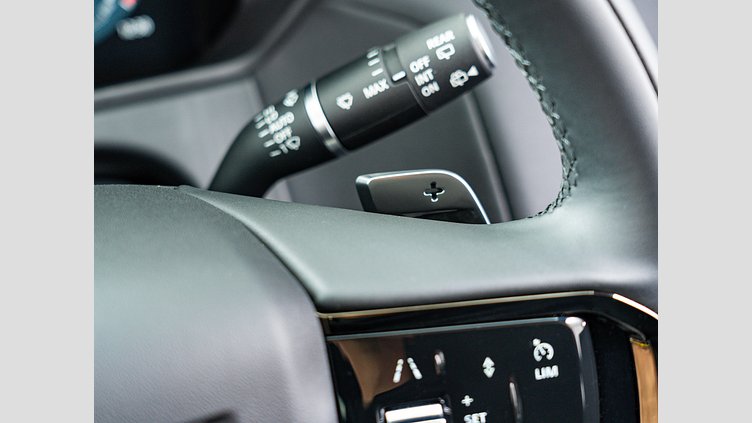 2024 認定中古車 Land Rover Range Rover Velar ヴァレジネブルー P400eプラグインハイブリッド（ガソリン） Standard Wheelbase Dynamic HSE