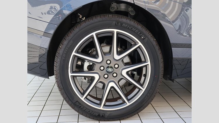 2024 認定中古車 Land Rover Range Rover Velar ヴァレジネブルー P400eプラグインハイブリッド（ガソリン） Standard Wheelbase Dynamic HSE