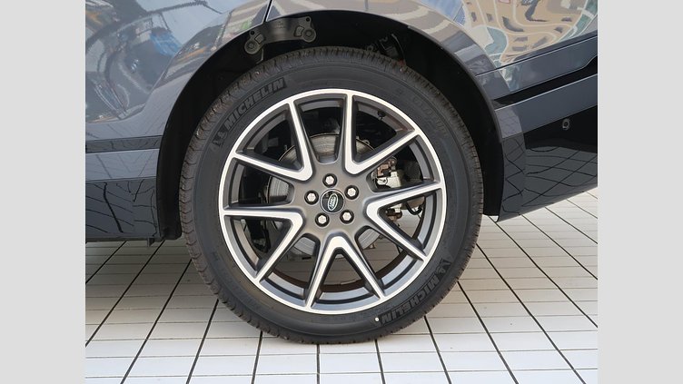 2024 認定中古車 Land Rover Range Rover Velar ヴァレジネブルー P400eプラグインハイブリッド（ガソリン） Standard Wheelbase Dynamic HSE