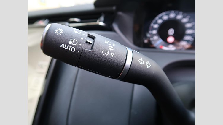 2024 認定中古車 Land Rover Range Rover Velar ヴァレジネブルー P400eプラグインハイブリッド（ガソリン） Standard Wheelbase Dynamic HSE