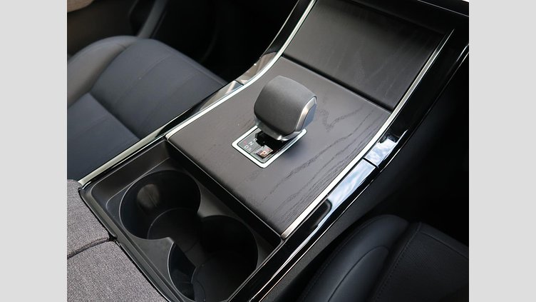 2024 認定中古車 Land Rover Range Rover Velar ヴァレジネブルー P400eプラグインハイブリッド（ガソリン） Standard Wheelbase Dynamic HSE