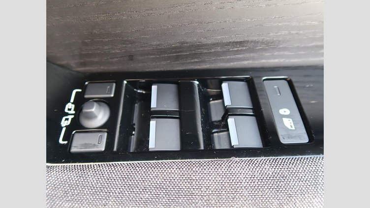 2024 認定中古車 Land Rover Range Rover Velar ヴァレジネブルー P400eプラグインハイブリッド（ガソリン） Standard Wheelbase Dynamic HSE