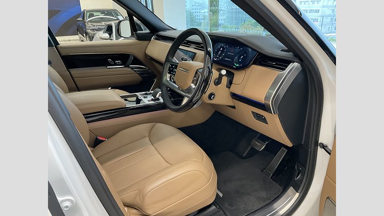 2023 認定中古車 Land Rover Range Rover Icy White in Gloss finish P440 AWD PHEV（AT） スタンダードホイールベース AUTOBIOGRAPHY
