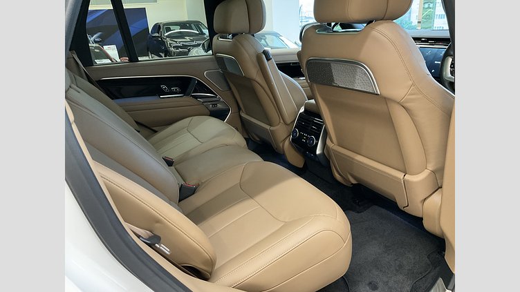 2023 認定中古車 Land Rover Range Rover Icy White in Gloss finish P440 AWD PHEV（AT） スタンダードホイールベース AUTOBIOGRAPHY