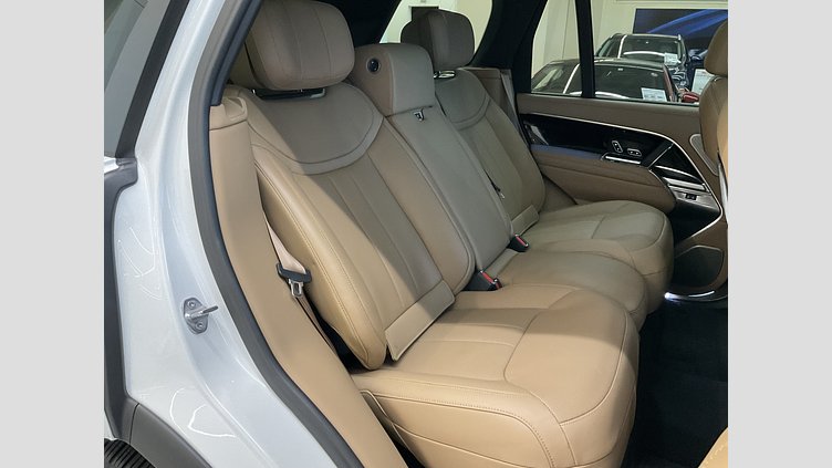 2023 認定中古車 Land Rover Range Rover Icy White in Gloss finish P440 AWD PHEV（AT） スタンダードホイールベース AUTOBIOGRAPHY