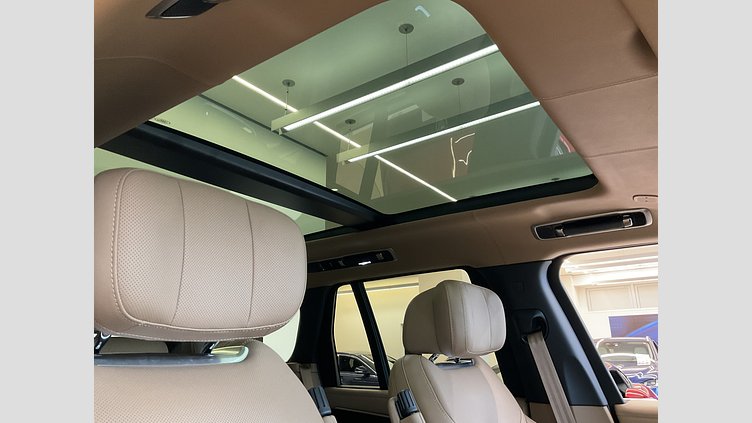 2023 認定中古車 Land Rover Range Rover Icy White in Gloss finish P440 AWD PHEV（AT） スタンダードホイールベース AUTOBIOGRAPHY