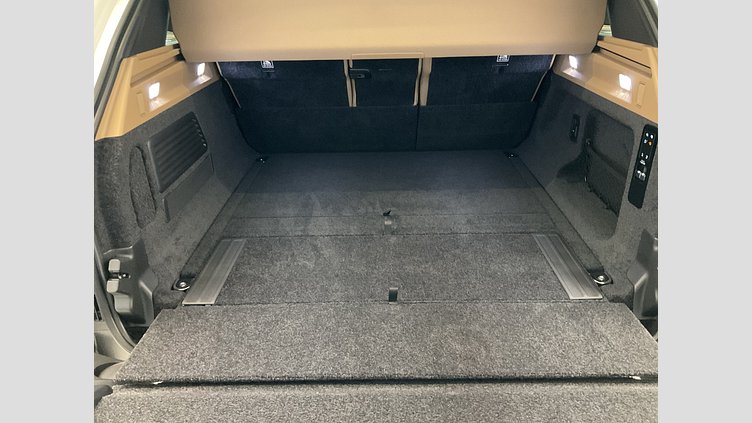 2023 認定中古車 Land Rover Range Rover Icy White in Gloss finish P440 AWD PHEV（AT） スタンダードホイールベース AUTOBIOGRAPHY