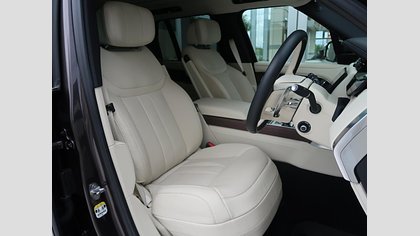 Range Rover 24