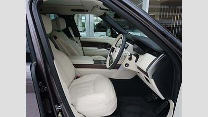 Range Rover 38
