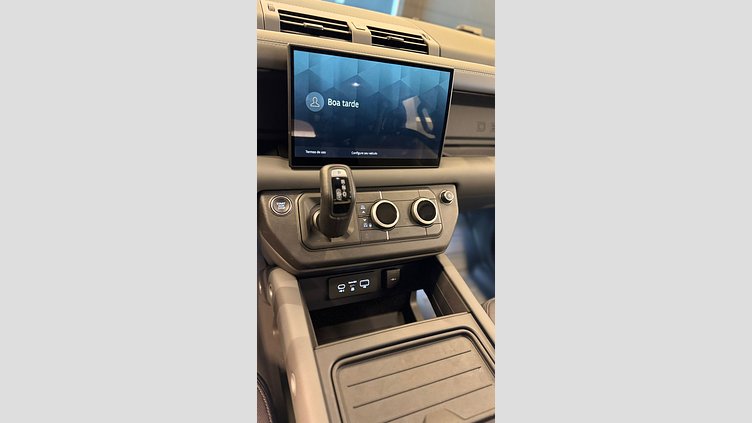 2024 Approved Land Rover Defender 110 Fuji White auto 2.0 PHEV X-Dynamic HSE 404PS