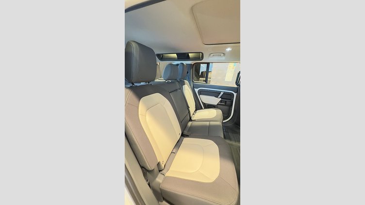 2024 Approved Land Rover Defender 110 Fuji White auto 2.0 PHEV X-Dynamic HSE 404PS