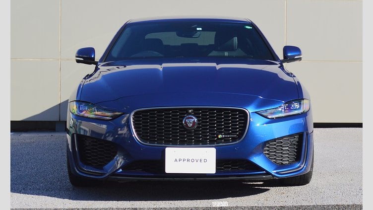 2021 認定中古車 Jaguar XE ブルーファイアブルー P250 RWD（オートマチック） 4 door Saloon R-DYNAMIC SE