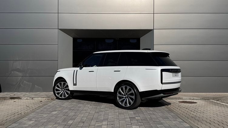 2025 SKLADOVÉ VOZIDLÁ Land Rover Range Rover Ostuni Pearl White 4.4 V8 P530 Autobiography SWB