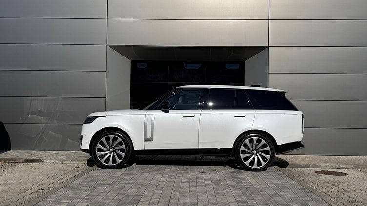 2025 SKLADOVÉ VOZIDLÁ Land Rover Range Rover Ostuni Pearl White 4.4 V8 P530 Autobiography SWB