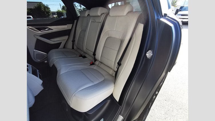 2024 認定中古車 Jaguar F-Pace カルパチアングレイ D204 AWD（オートマチック）MHEV R-DYNAMIC SE