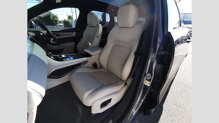 2024 認定中古車 Jaguar F-Pace カルパチアングレイ D204 AWD（オートマチック）MHEV R-DYNAMIC SE