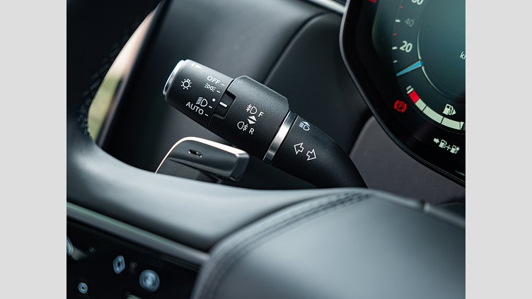 2024 認定中古車 Land Rover Range Rover フジホワイト P550 AWD PHEV（AT） スタンダードホイールベース Autobiography