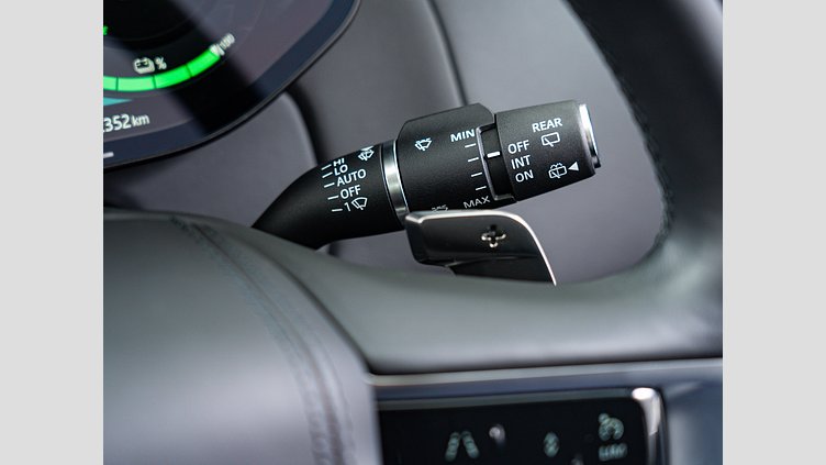 2024 認定中古車 Land Rover Range Rover フジホワイト P550 AWD PHEV（AT） スタンダードホイールベース Autobiography