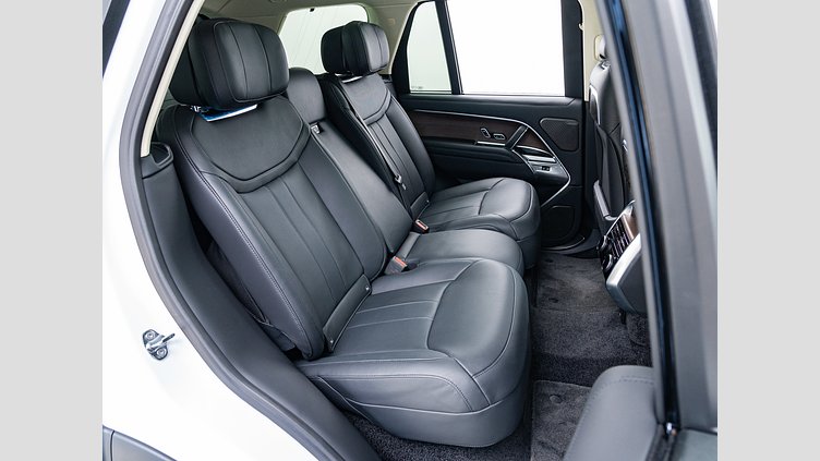 2024 認定中古車 Land Rover Range Rover フジホワイト P550 AWD PHEV（AT） スタンダードホイールベース Autobiography