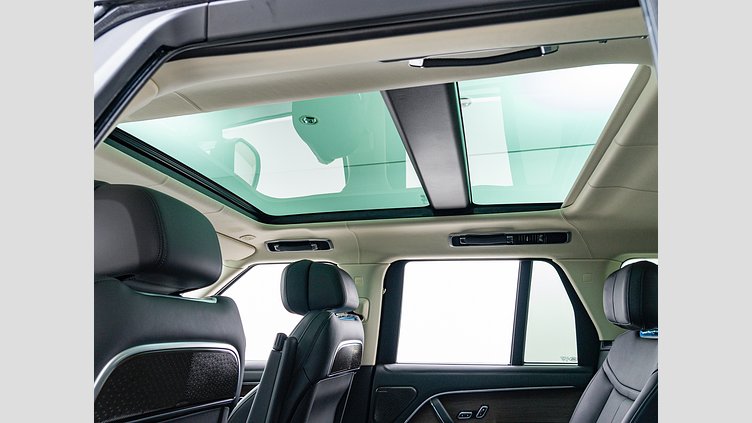 2024 認定中古車 Land Rover Range Rover フジホワイト P550 AWD PHEV（AT） スタンダードホイールベース Autobiography