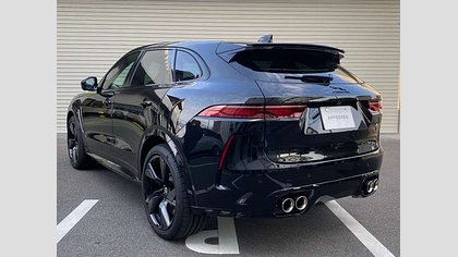 F-Pace 1